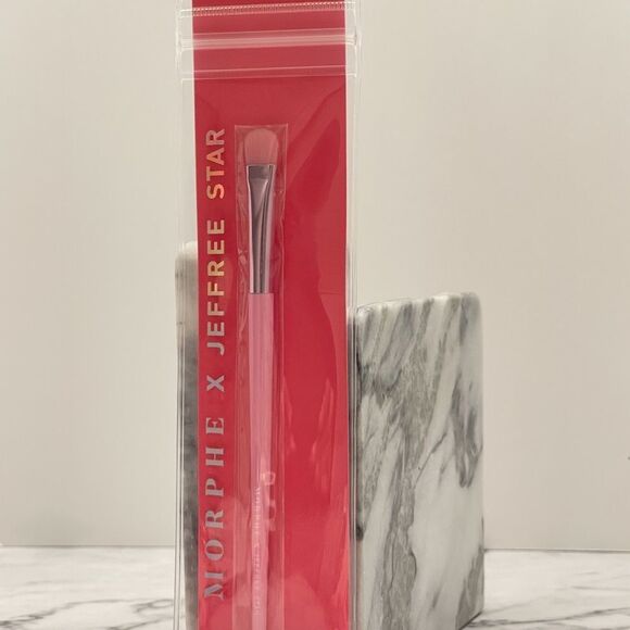 Jeffree Star JS11 Size Blending brush  -New! - Picture 1 of 3